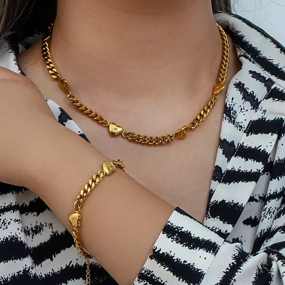 New 18K Gold Cuban Link Chain Heart Charm Bracelet - Picture 3 of 7